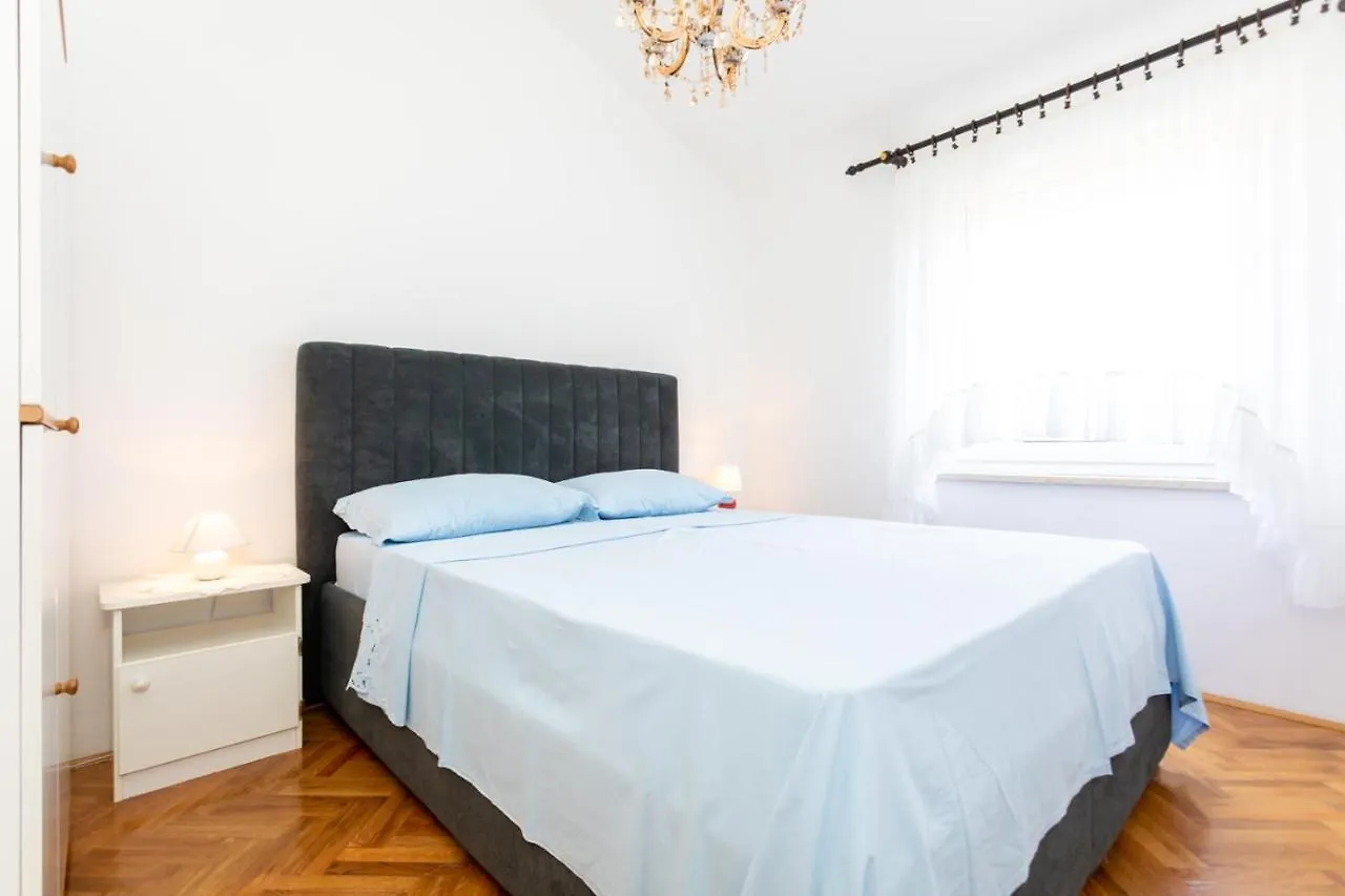 Apartment Marica Malinska