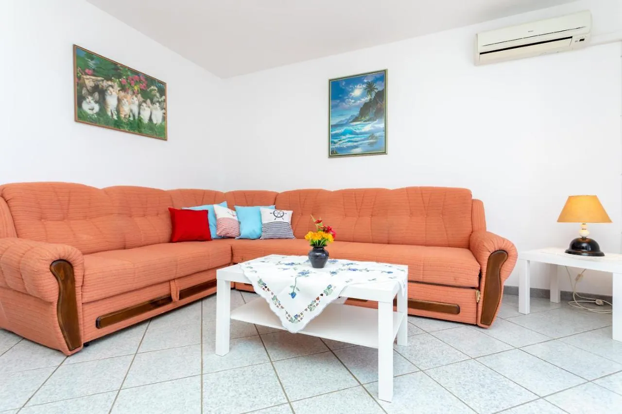 Apartment Marica Malinska