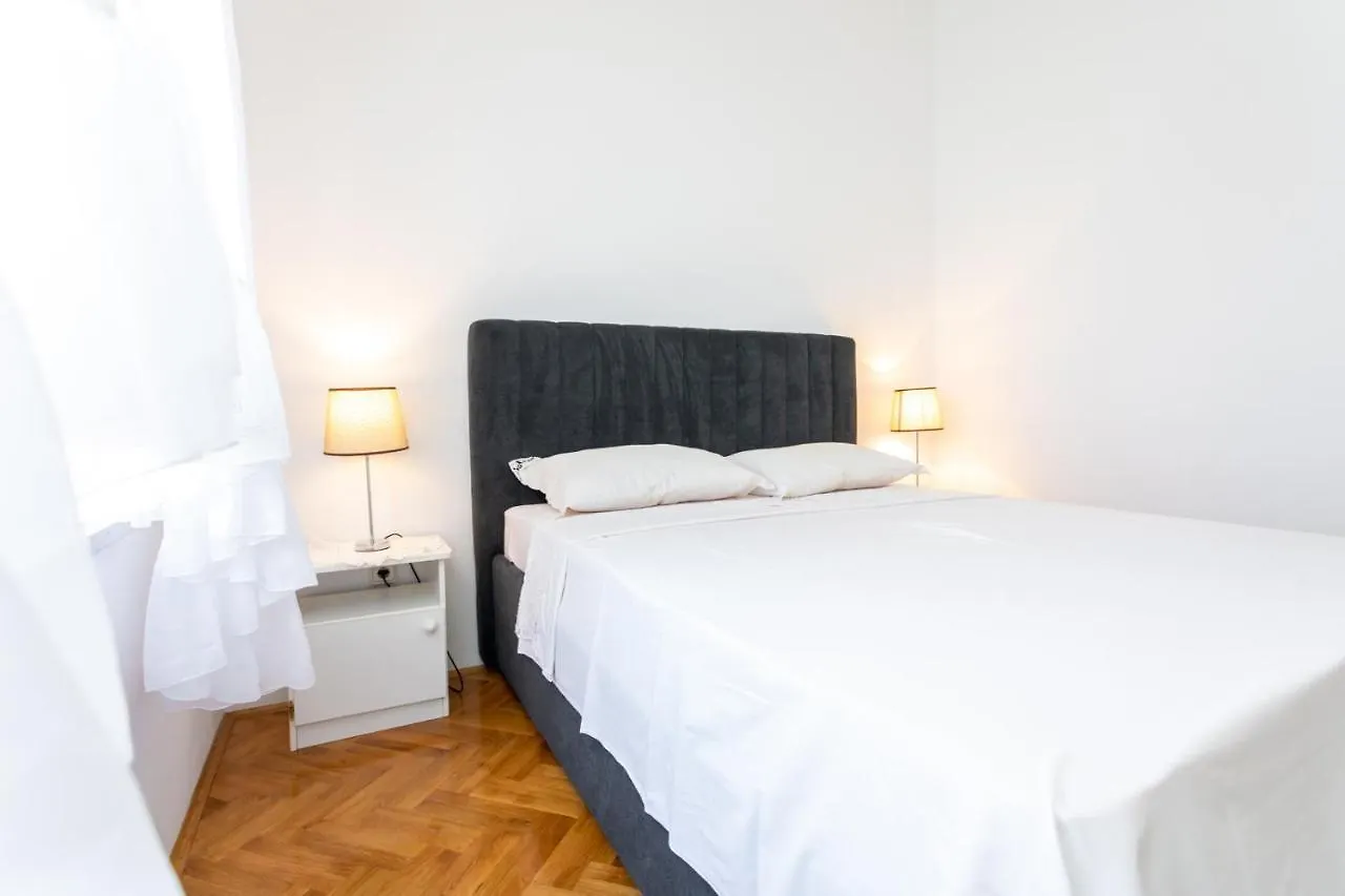 Apartment Marica Malinska