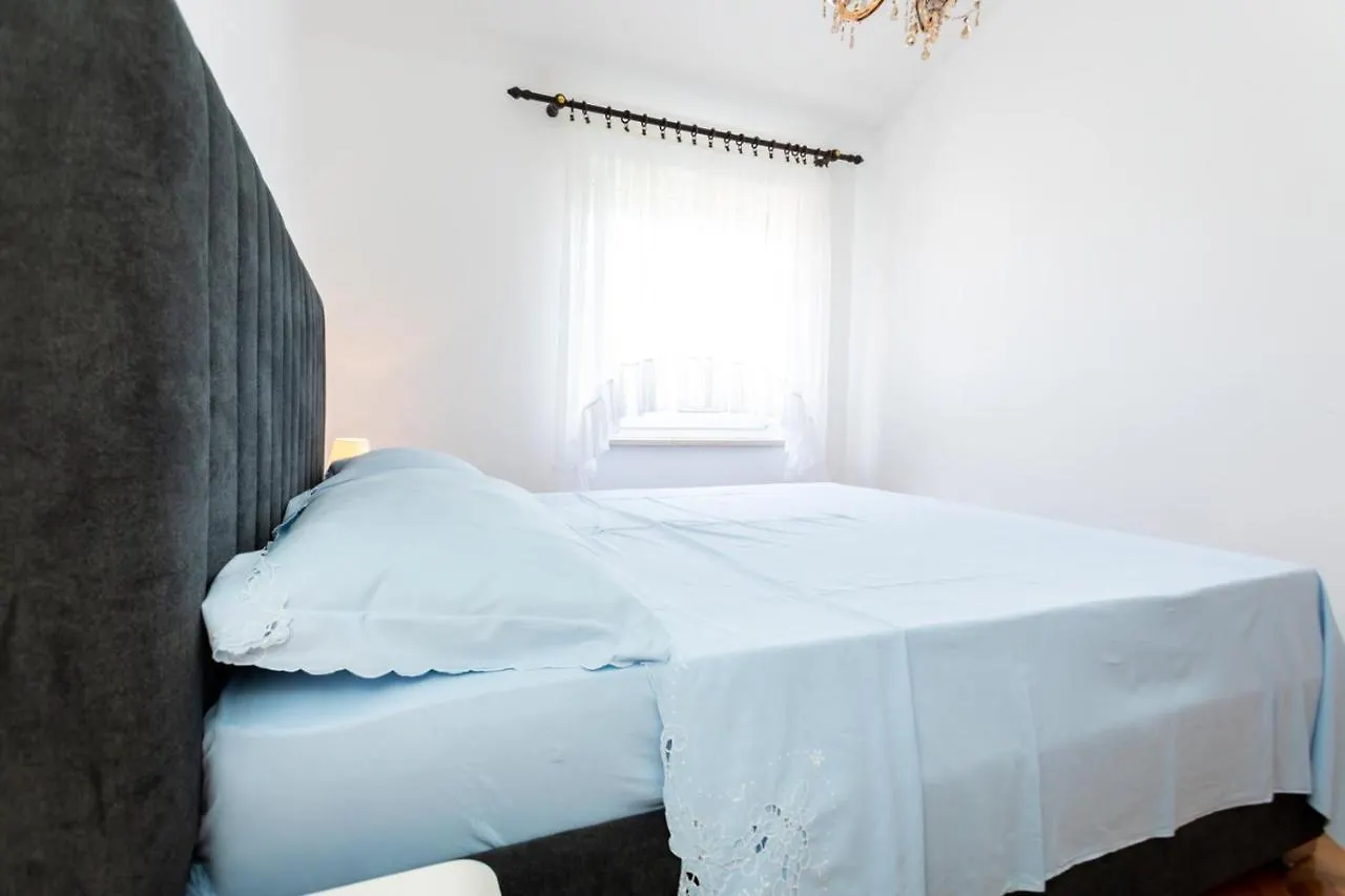 Apartment Marica Malinska