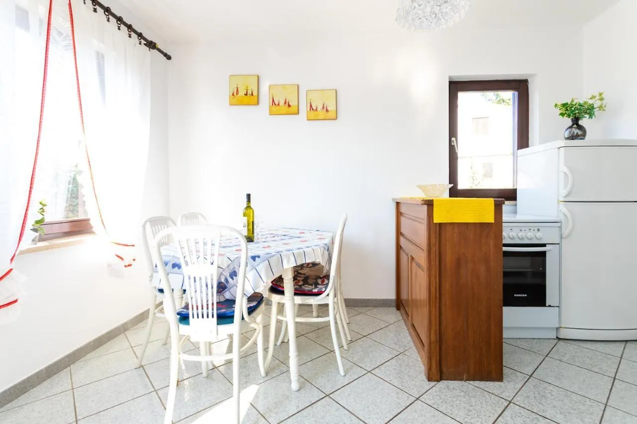 Apartment Marica Malinska
